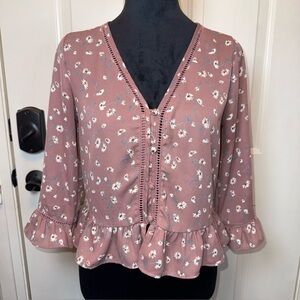 SIENNA SKY Floral Mauve V-Neck Button Front 3/4 Sleeve Blouse Size XS Ruffled